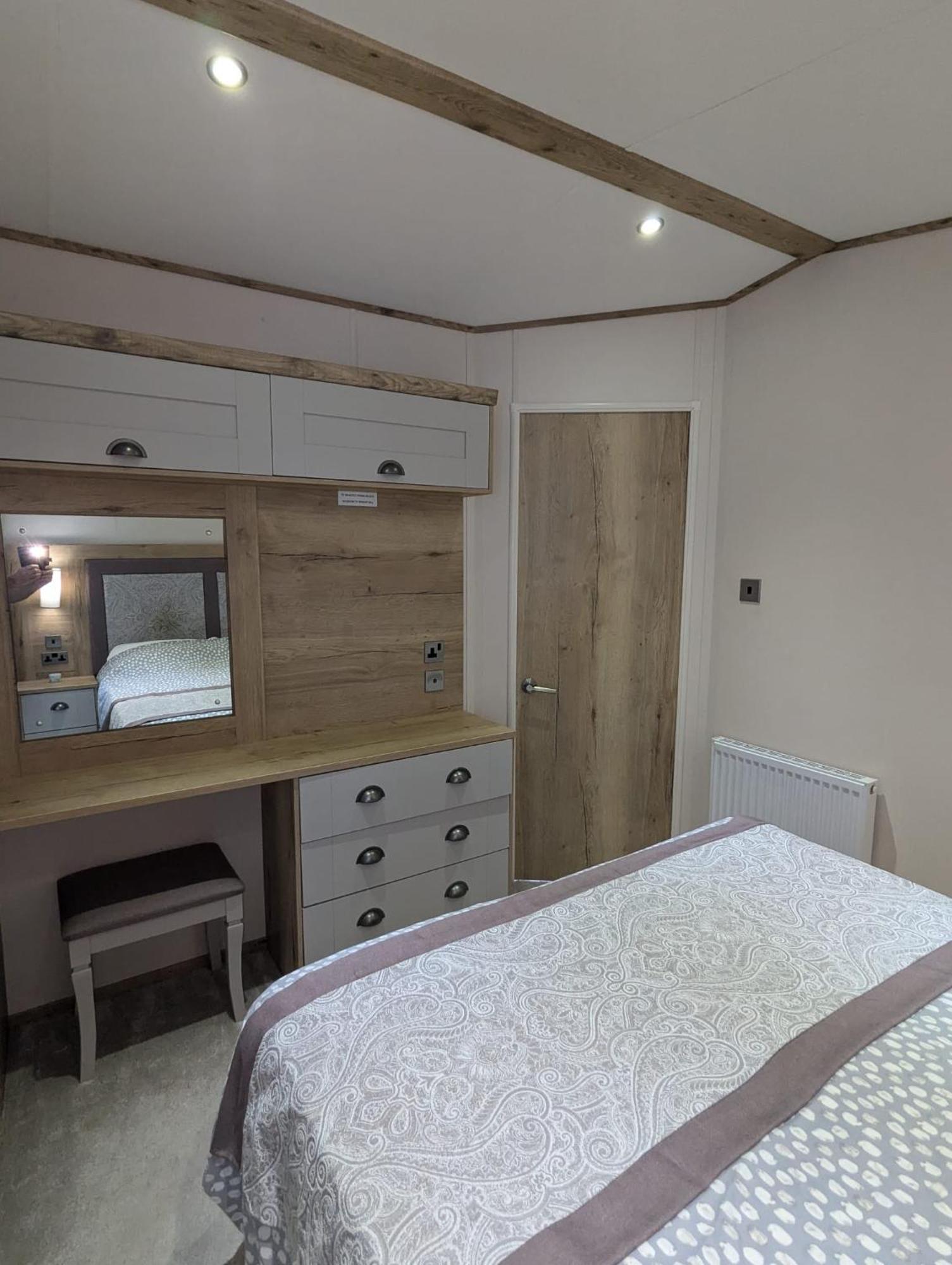 Stunning Caravan With Panoramic Views Weymouth Littlesea Haven Wyke Regis Exteriör bild