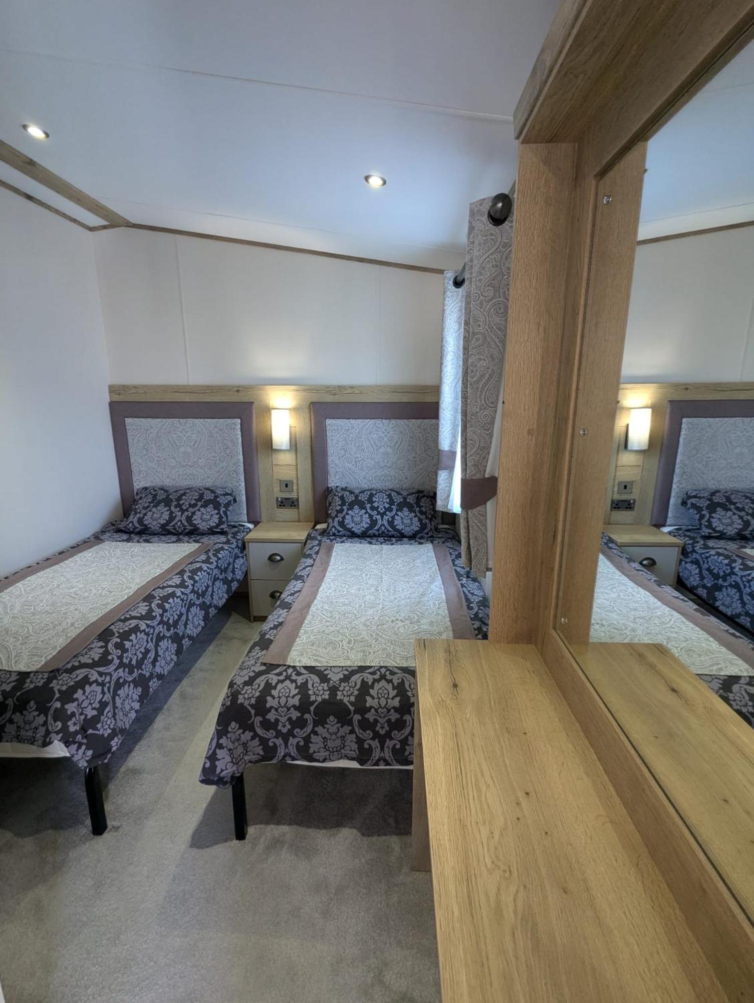 Stunning Caravan With Panoramic Views Weymouth Littlesea Haven Wyke Regis Exteriör bild