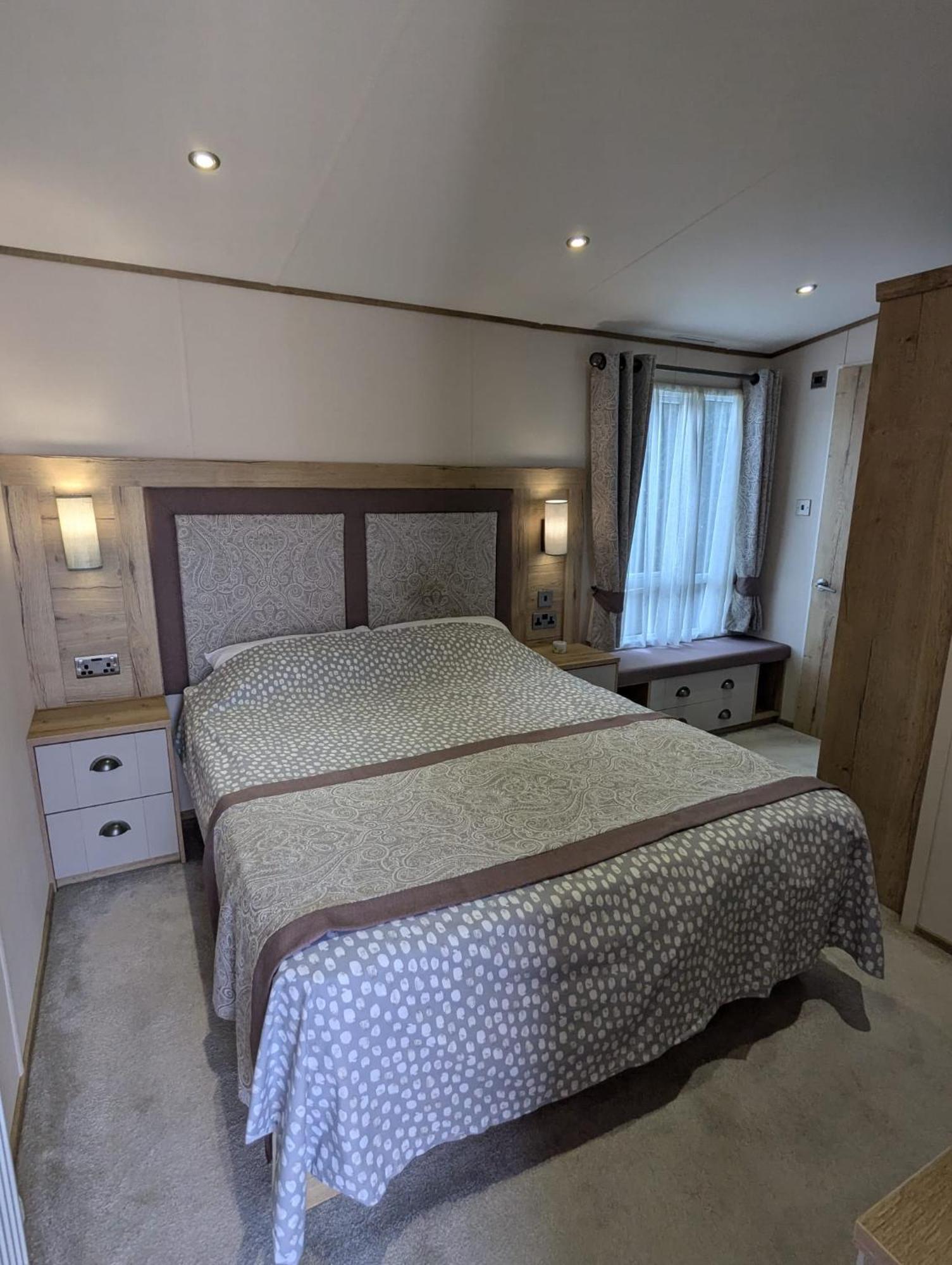 Stunning Caravan With Panoramic Views Weymouth Littlesea Haven Wyke Regis Exteriör bild